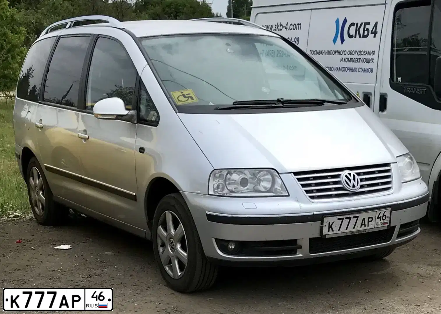 Фото автомобиля VOLKSWAGEN SHARAN, 2008 — госномер К777АР46. Цвет: СЕРЕБРИСТЫЙ