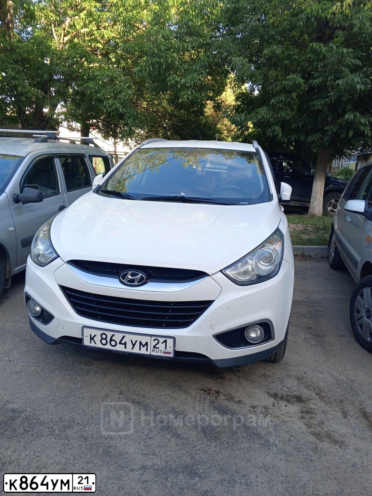 Фото автомобиля HYUNDAI IX35, 2013 — госномер К864УМ21. Цвет: Белый