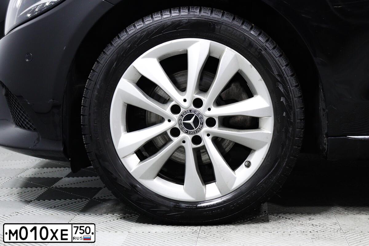 Фото автомобиля MERCEDES C-KLASSE, 2019 — госномер Е402АО550. Цвет: ЧЕРНЫЙ