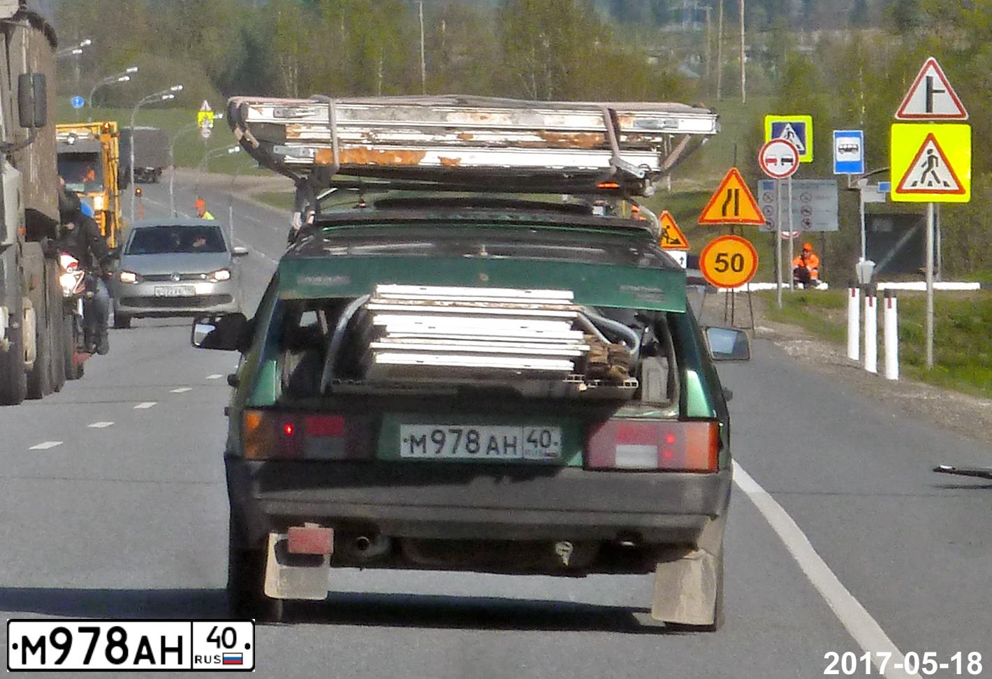 Фото автомобиля LADA 2109 SAMARA, 1999 — госномер М978АН40. Цвет: СЕРЕБРИСТЫЙ ЯРКО-ЗЕЛЕНЫЙ
