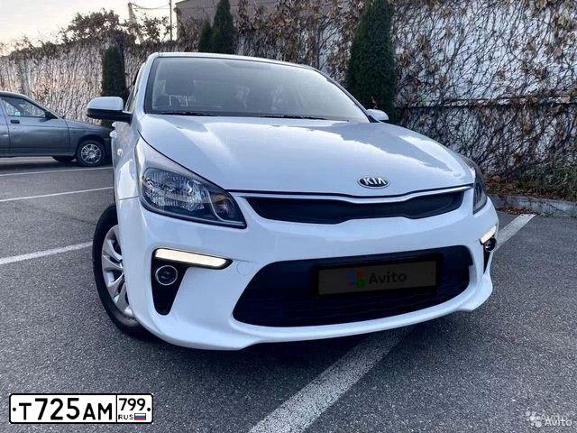 Фото автомобиля KIA RIO, 2017 — госномер К898КУ95. Цвет: БЕЛЫЙ