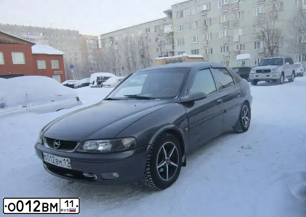Фото автомобиля OPEL VECTRA, 1996 — госномер Е667ЕС11