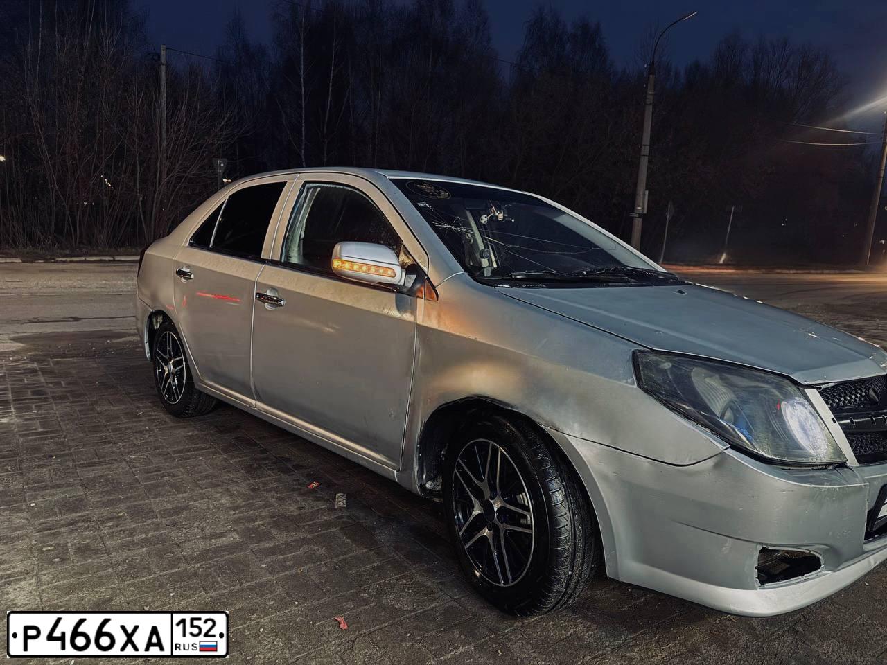 Фото автомобиля GEELY Y MK, 2008 — госномер Р466ХА152. Цвет: СЕРЕБРИСТЫЙ