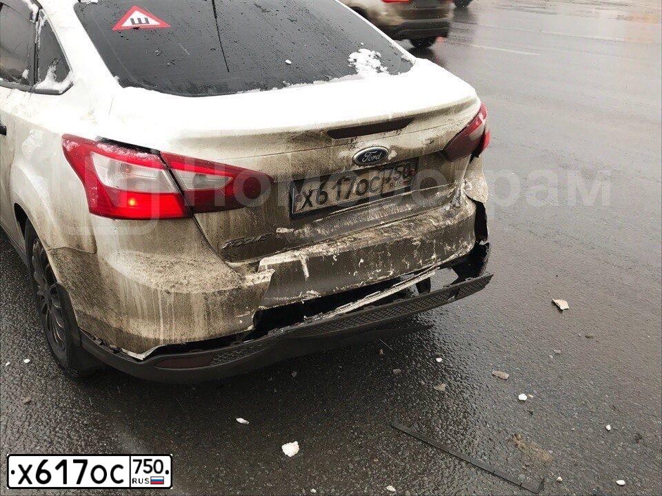 Фото автомобиля FORD D FOCUS, 2011 — госномер К887РХ190. Цвет: Белый