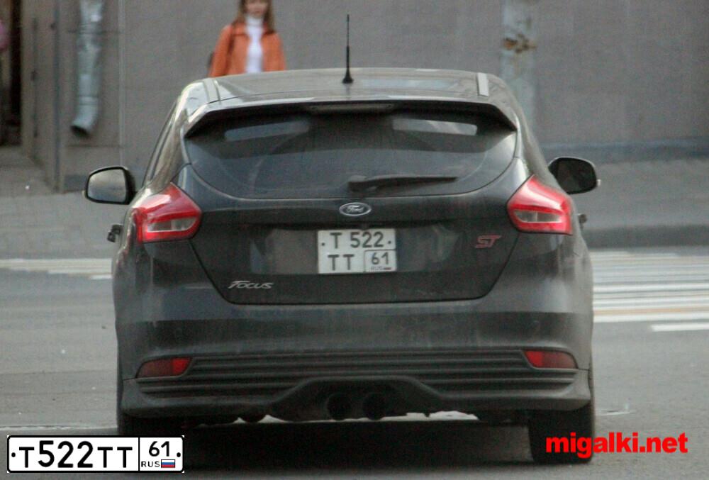Фото автомобиля FORD FOCUS, 2010 — госномер Т522ТТ61. Цвет: Темно-синий