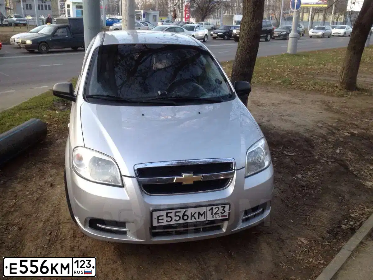 Фото автомобиля CHEVROLET AVEO, 2008 — госномер Н534СС15. Цвет: СЕРЕБРИСТЫЙ