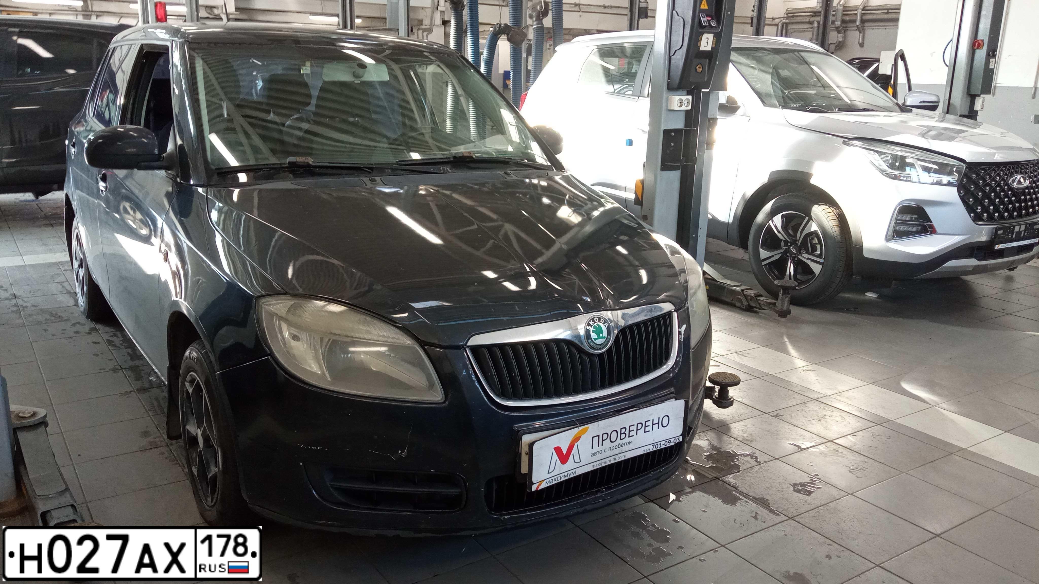 Фото автомобиля SKODA FABIA, 2007 — госномер Н027АХ178. Цвет: ЧЕРНЫЙ