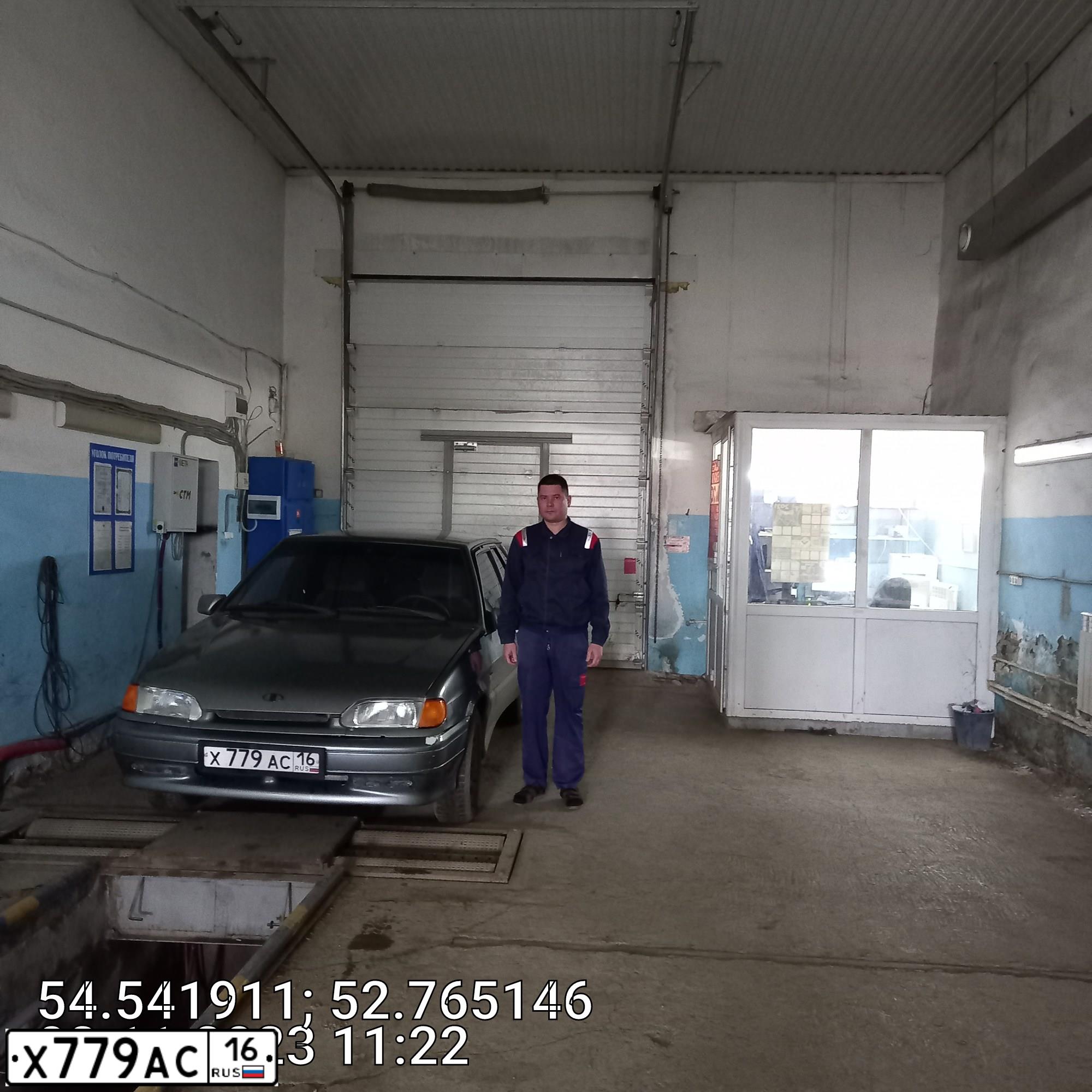 Фото автомобиля LADA 2114 SAMARA, 2006 — госномер Х779АС16. Цвет: СРЕДНИЙ СЕРО-ЗЕЛЕНЫЙ МЕТАЛ