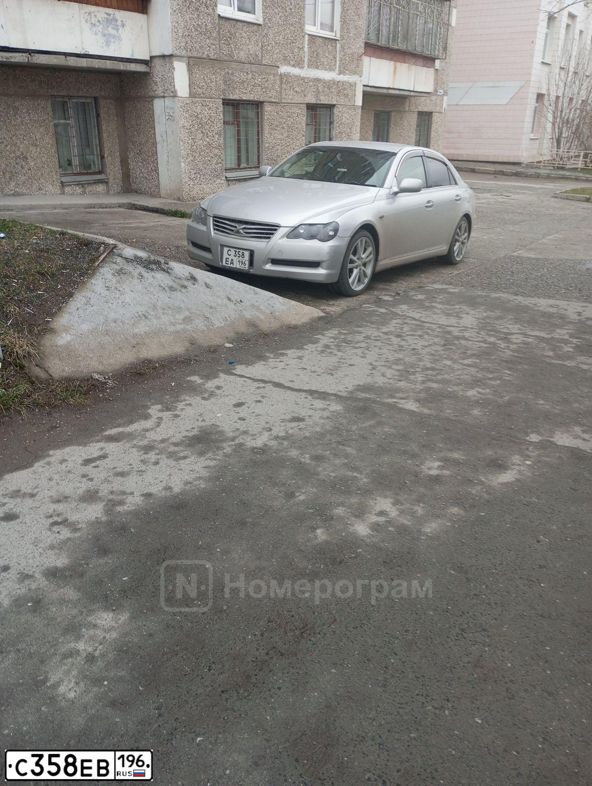 Фото автомобиля LADA 2114 SAMARA, 2011 — госномер С656НТ196. Цвет: ЧЕРНЫЙ