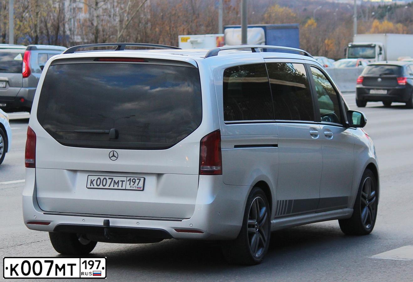 Фото автомобиля TOYOTA LANDCRUISER 200, 2012 — госномер Т438АК178. Цвет: ЧЕРНЫЙ