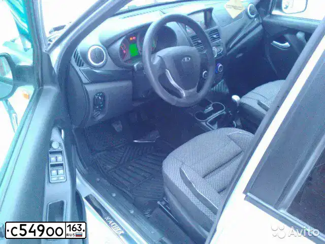 Фото автомобиля LADA 2194 KALINA, 2013 — госномер Е300СУ60. Цвет: Серебристый