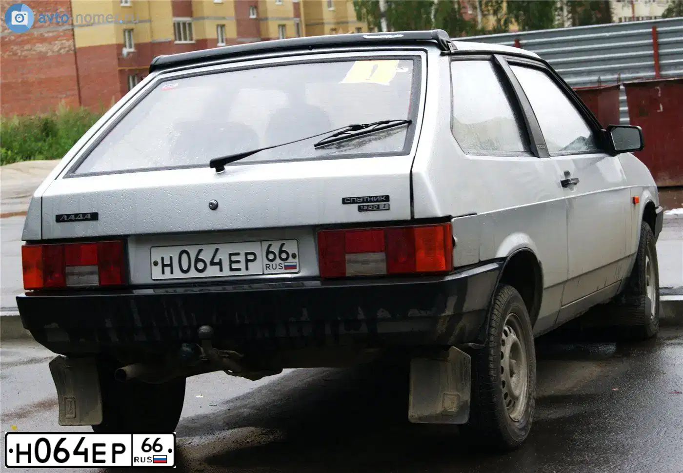 Фото автомобиля LADA 2108 SAMARA, 2001 — госномер Т525СВ96. Цвет: Серебристый
