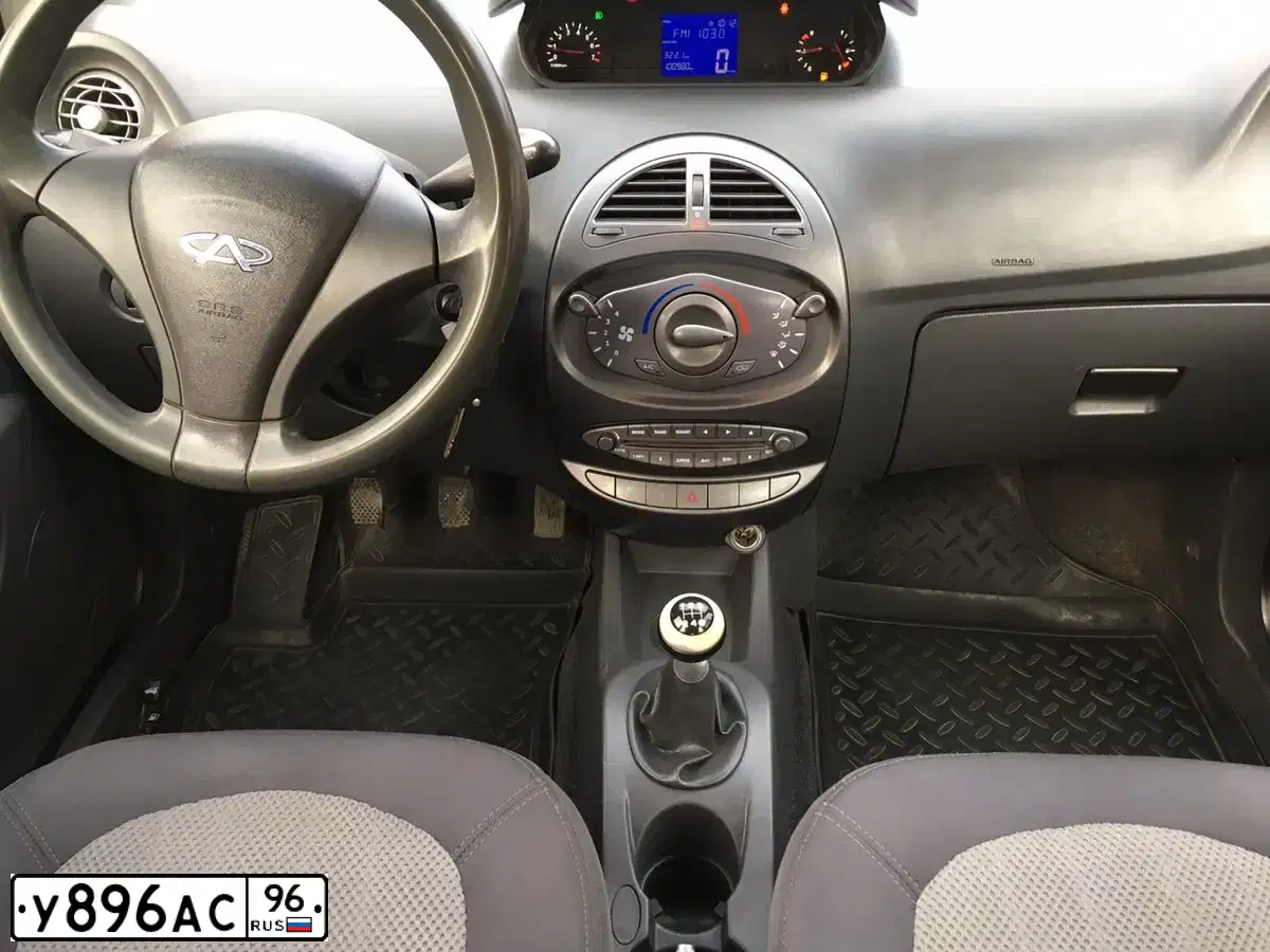 Фото автомобиля CHERY INDIS /S18/, 2012 — госномер Е482НО134. Цвет: СВЕТЛО-СЕРЫЙ