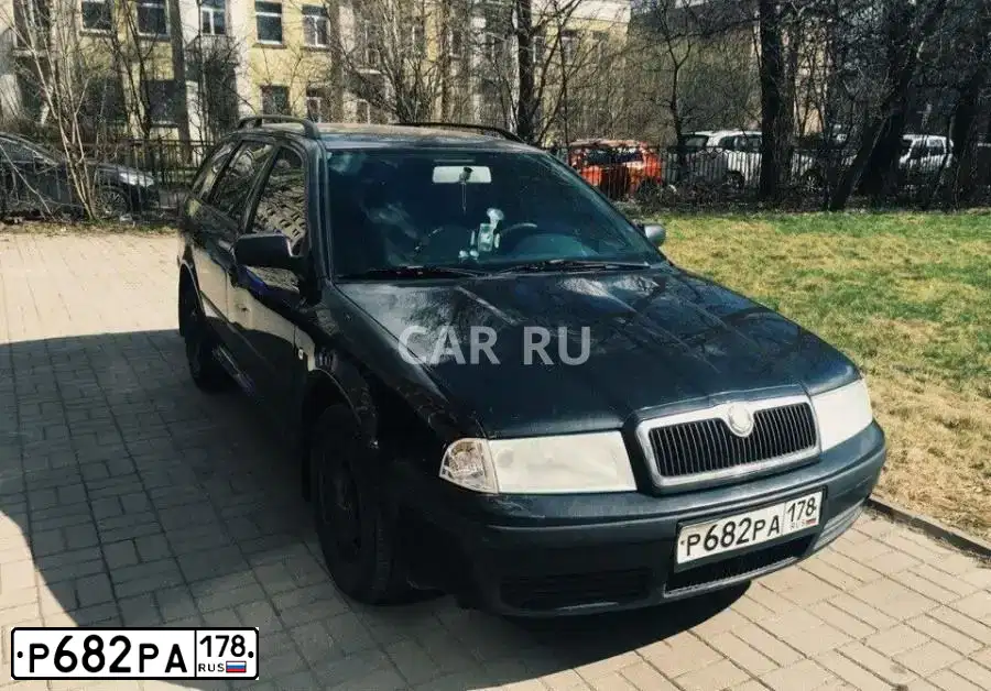 Фото автомобиля SKODA OCTAVIA, 2006 — госномер Р682РА178. Цвет: ЧЕРНЫЙ