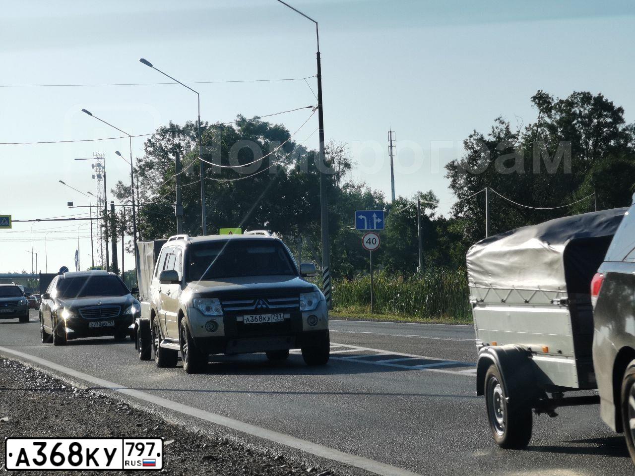 Фото автомобиля MITSUBISHI PAJERO, 2007 — госномер К202ТК48. Цвет: БЕЖЕВЫЙ