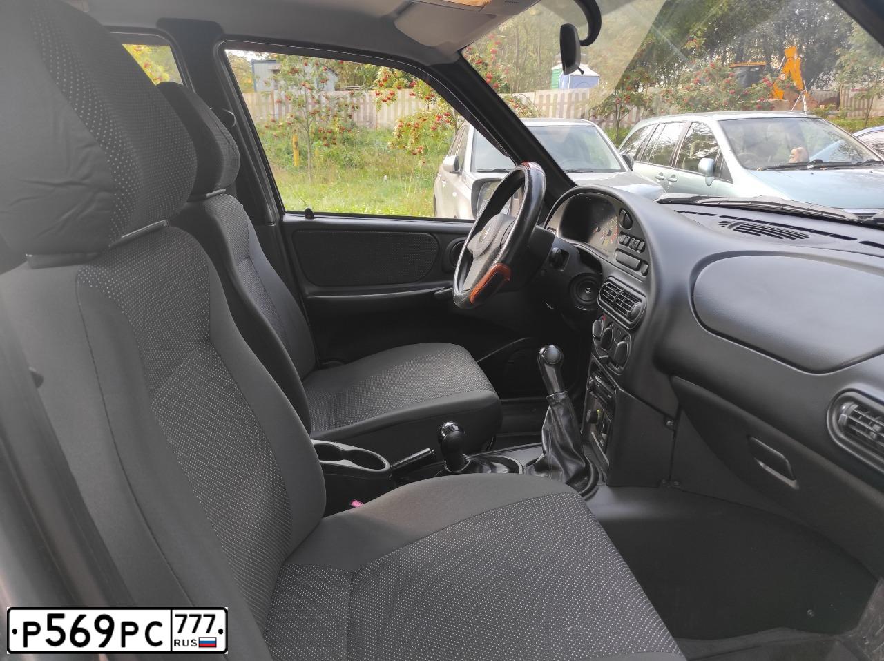 Фото автомобиля HYUNDAI SOLARIS, 2015 — госномер Р569РС777. Цвет: КОРИЧНЕВЫЙ