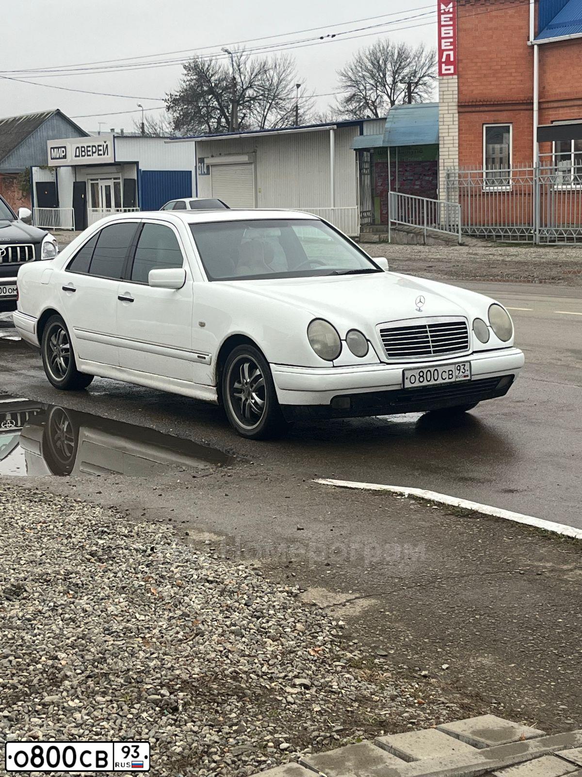 Фото автомобиля BMW SERIE 5, 2000 — госномер В562КТ123. Цвет: ТЕМНО-СИНИЙ