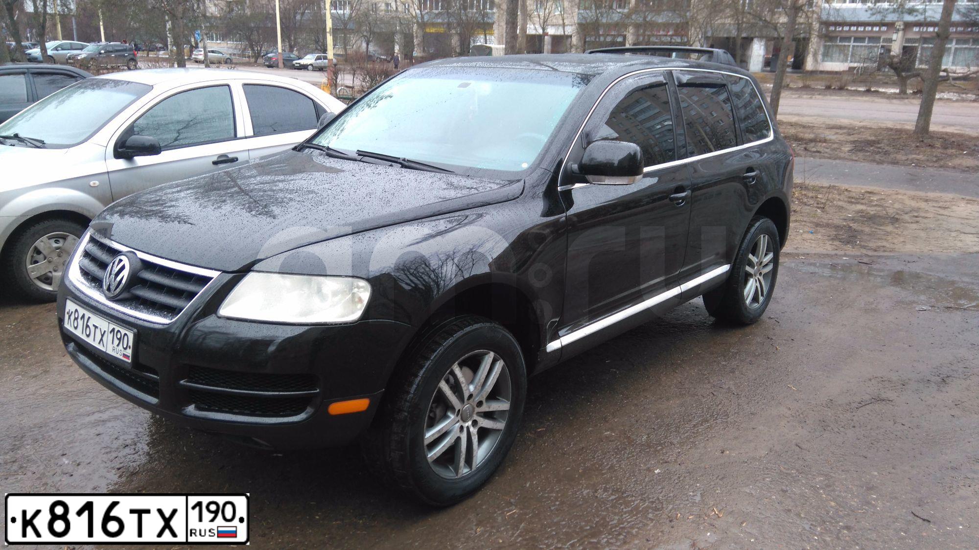 Фото автомобиля VOLKSWAGEN TOUAREG, 2004 — госномер К816ТХ190. Цвет: ЧЕРНЫЙ