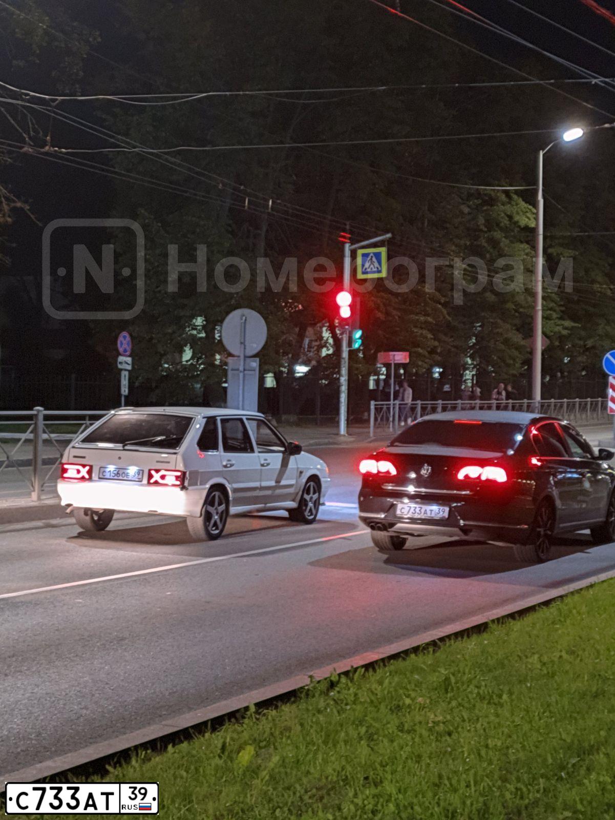 Фото автомобиля VOLKSWAGEN PASSAT, 2011 — госномер С733АТ39. Цвет: ЧЕРНЫЙ