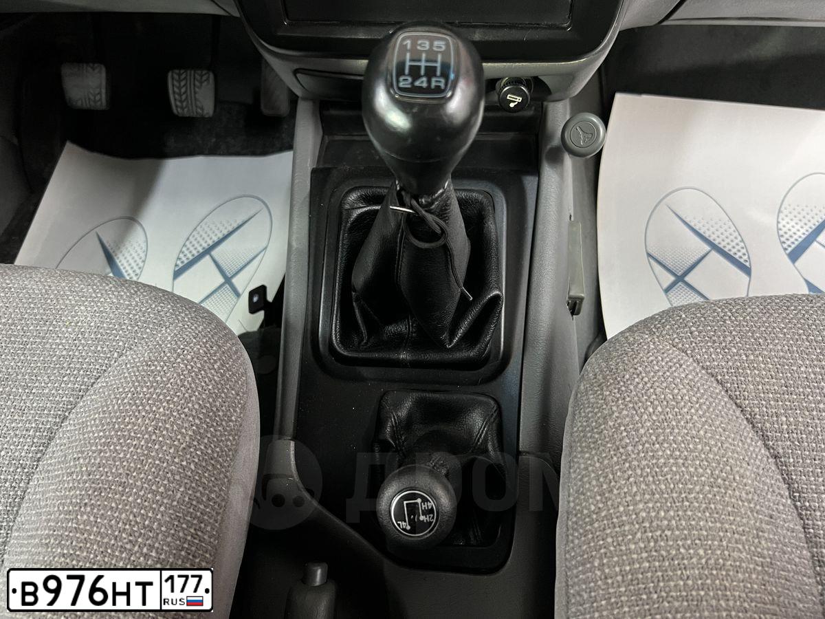 Фото автомобиля KIA SPORTAGE, 2006 — госномер В976НТ177. Цвет: ЗЕЛЕНЫЙ