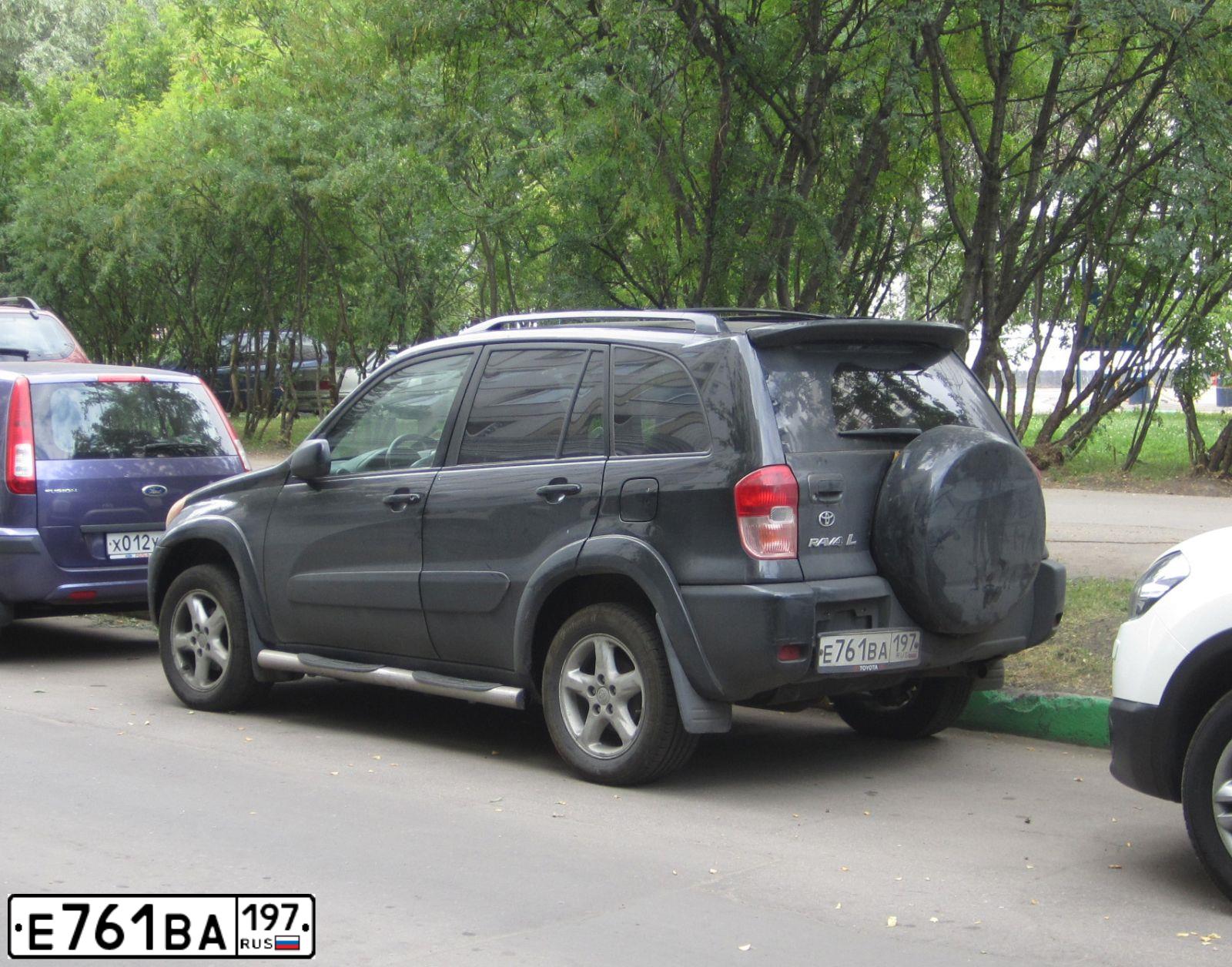 Фото автомобиля TOYOTA RAV4, 2001 — госномер Н490НУ15. Цвет: ЧЕРНЫЙ