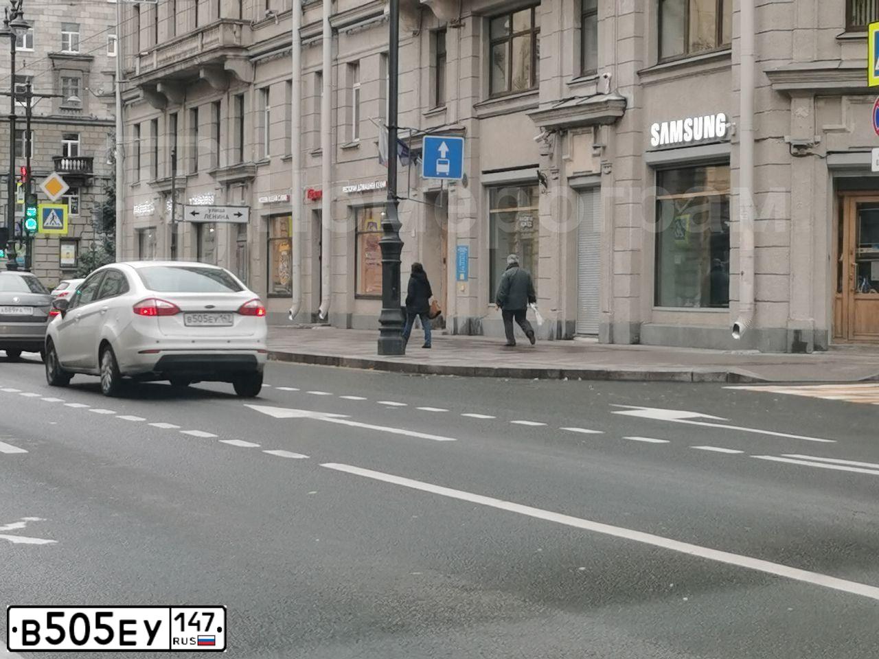 Фото автомобиля FORD FIESTA, 2015 — госномер К072КЕ53