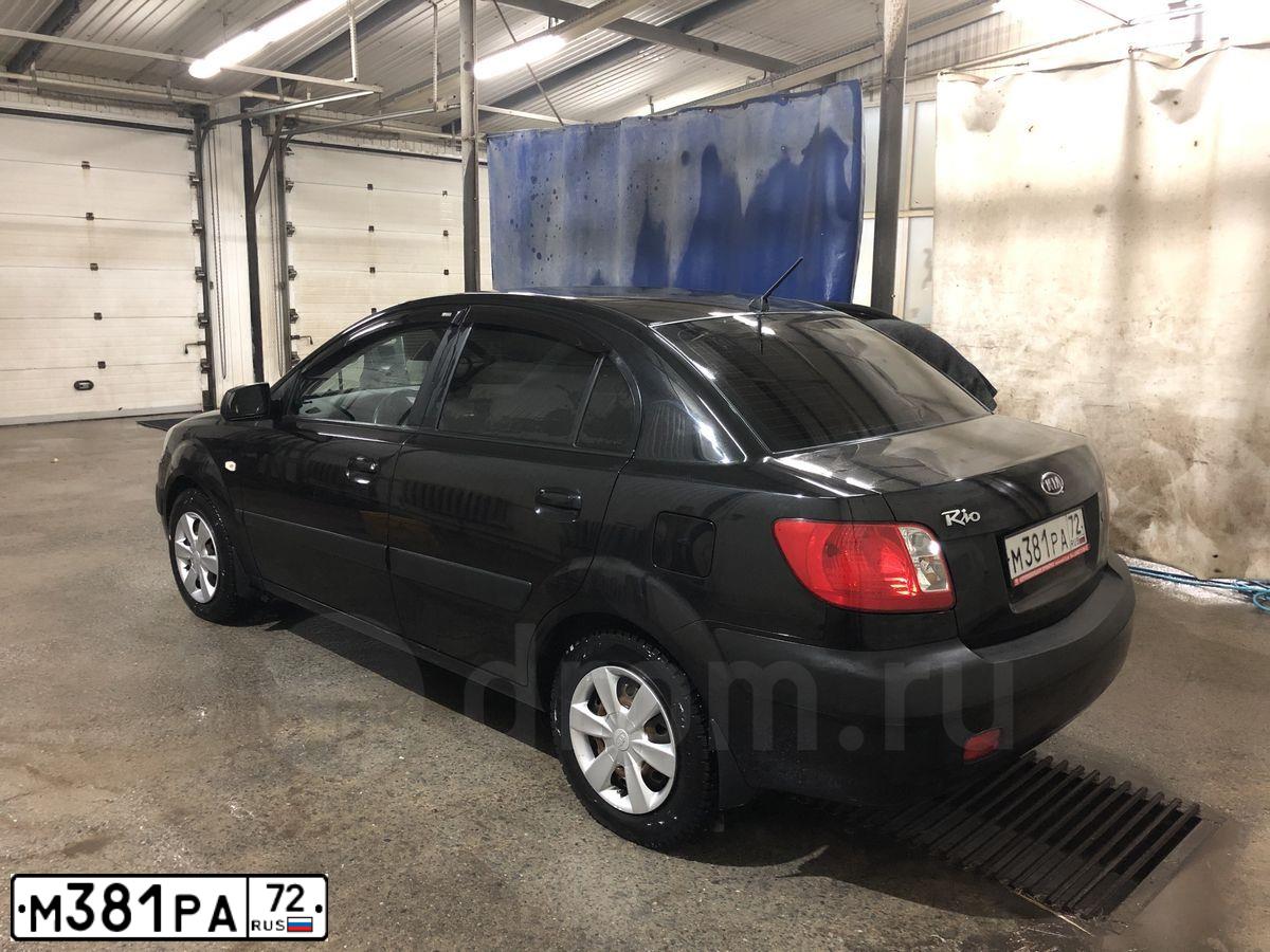Фото автомобиля KIA RIO, 2005 — госномер М030ХР196. Цвет: ЧЕРНЫЙ