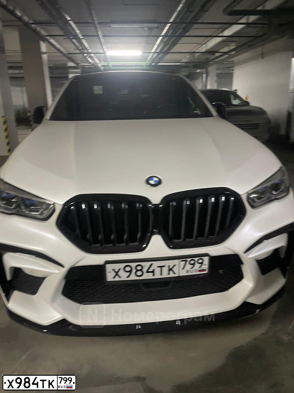 Фото автомобиля BMW X6, 2020 — госномер Х984ТК799. Цвет: Белый