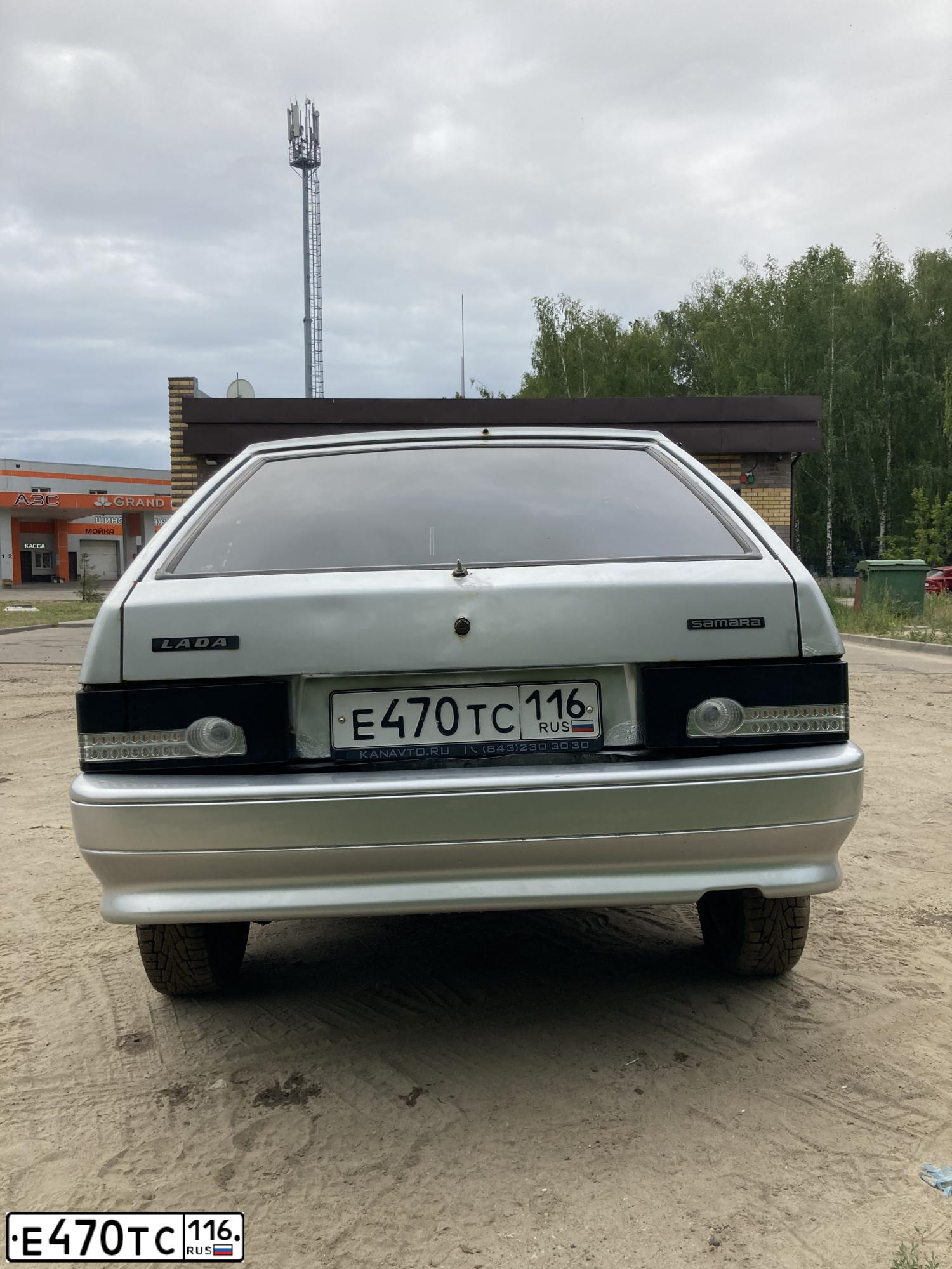 Фото автомобиля LADA 2114 SAMARA, 2008 — госномер Е470ТС116. Цвет: СВЕТЛО СЕРЕБР.МЕТАЛЛ