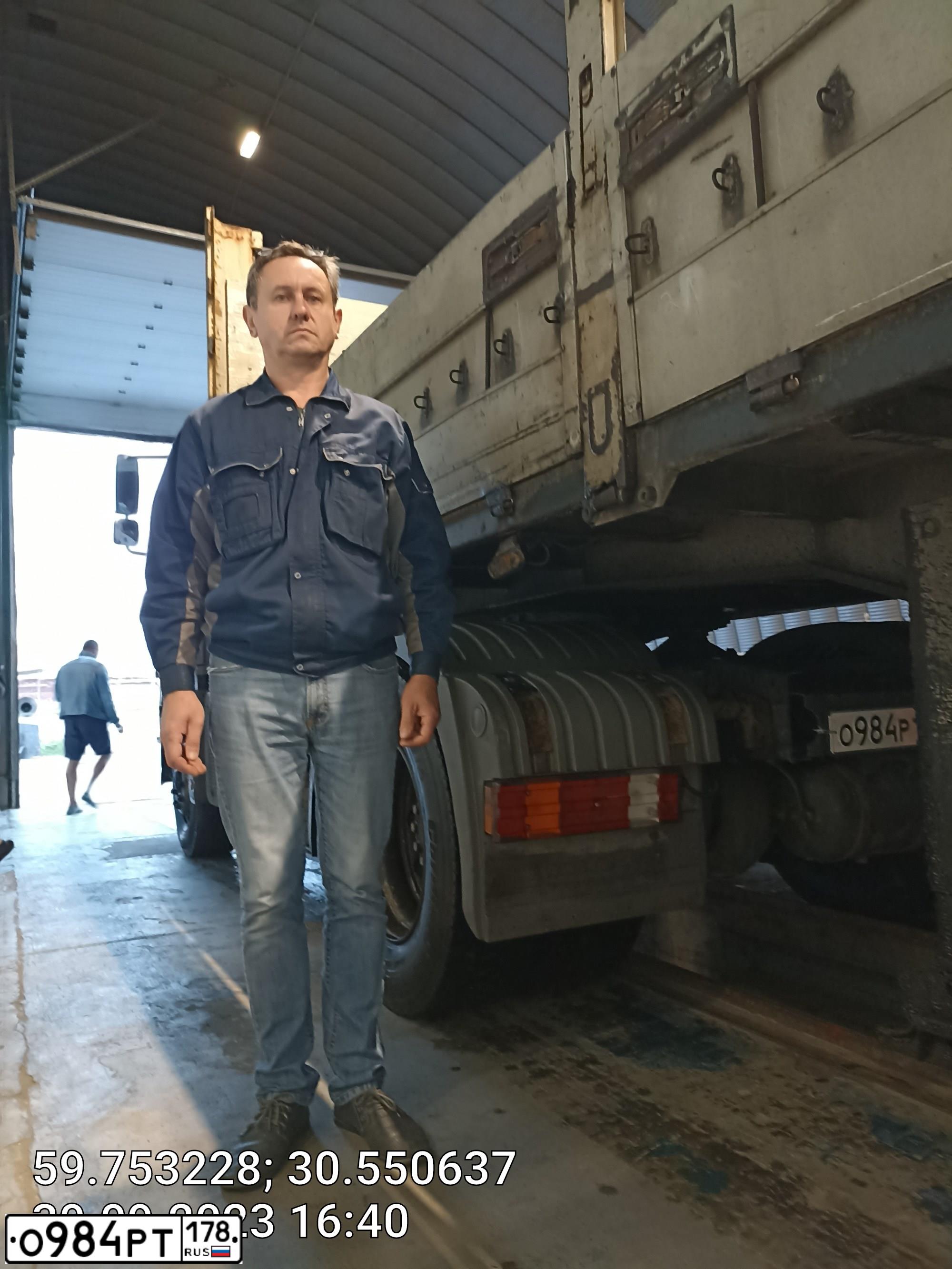 Фото автомобиля MERCEDES AXOR, 2005 — госномер О984РТ178. Цвет: БЕЛЫЙ