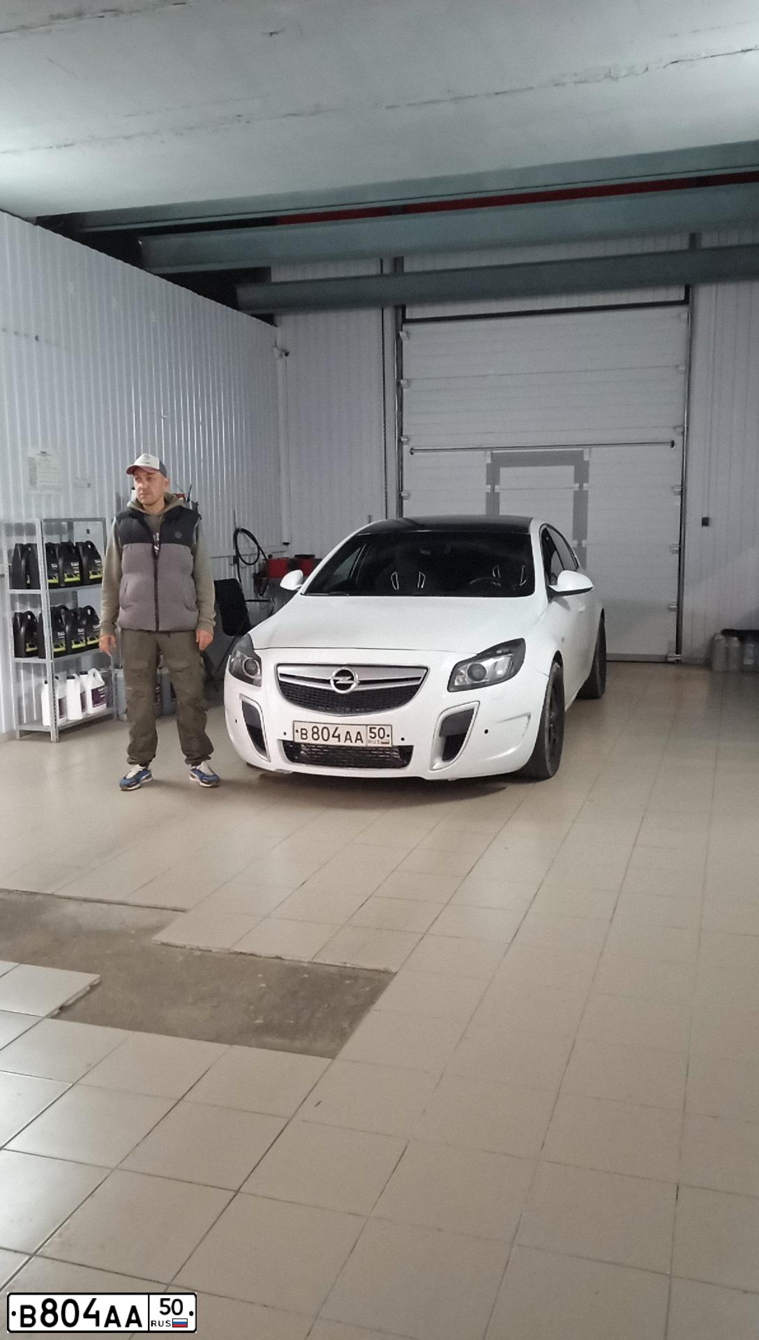 Фото автомобиля OPEL INSIGNIA, 2012 — госномер В356ХУ33. Цвет: БЕЛЫЙ