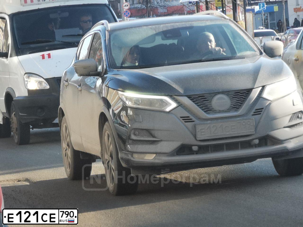 Фото автомобиля CADILLAC SRX, 2014 — госномер Е191СЕ790. Цвет: ТЕМНО-СИНИЙ МЕТАЛЛИК
