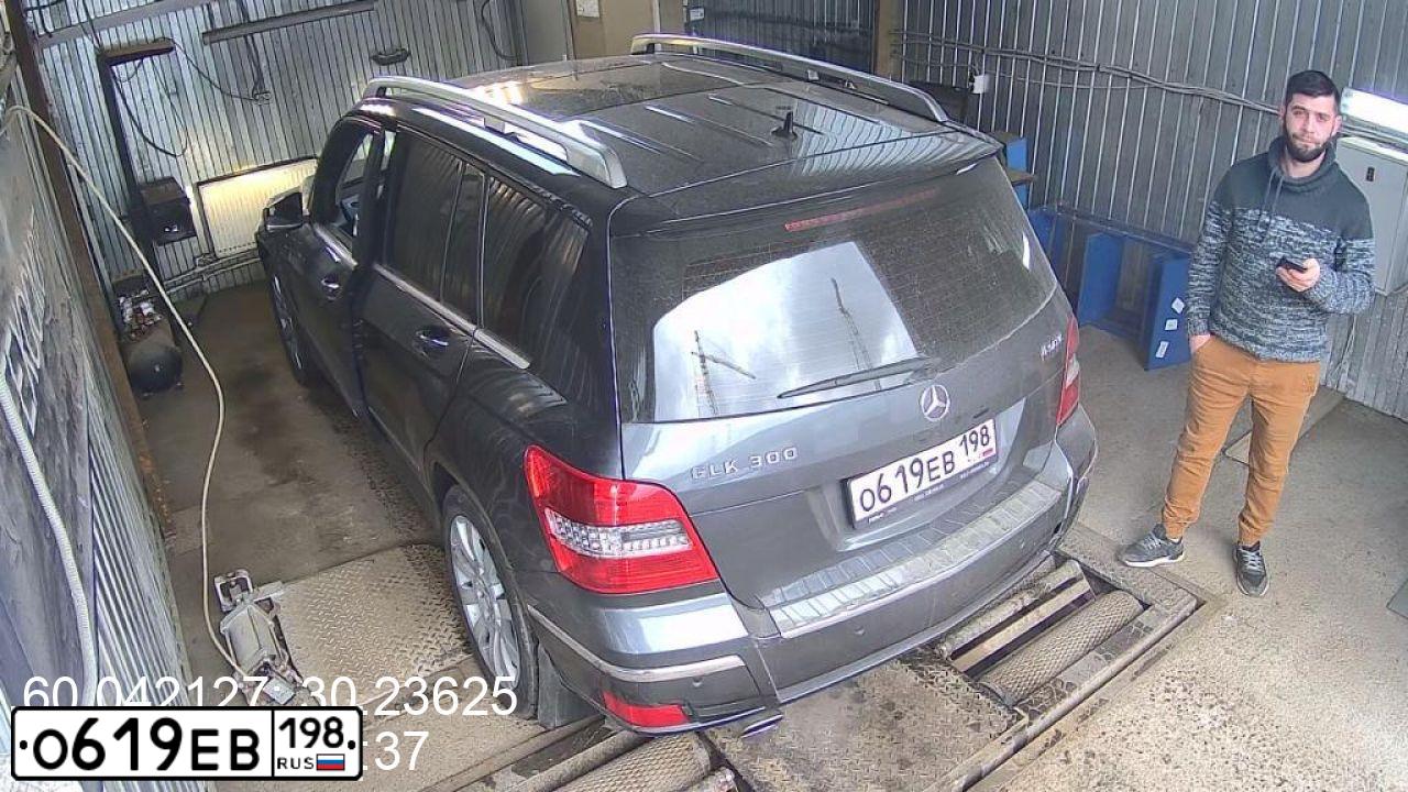 Фото автомобиля MERCEDES GLK-KLASSE, 2011 — госномер К925ВА184. Цвет: СЕРЫЙ