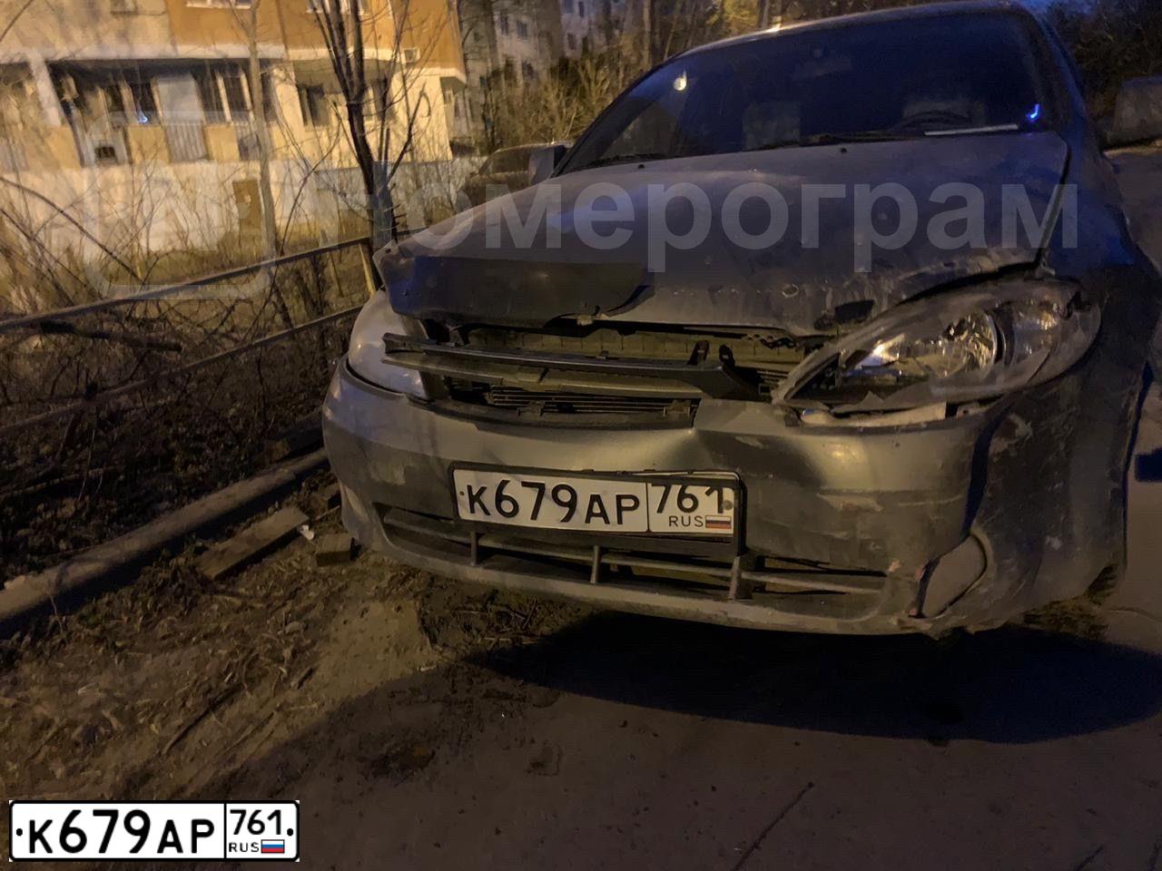Фото автомобиля CHEVROLET LACETTI, 2011 — госномер К679АР761. Цвет: СЕРЫЙ