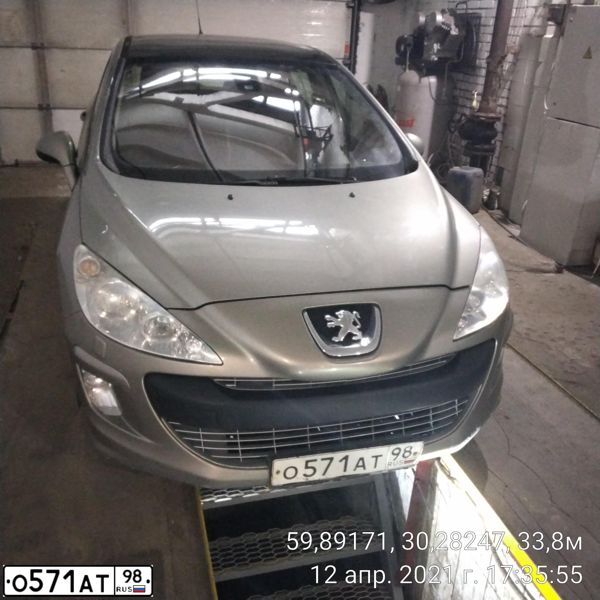 Фото автомобиля PEUGEOT 308, 2009 — госномер Е350РВ147