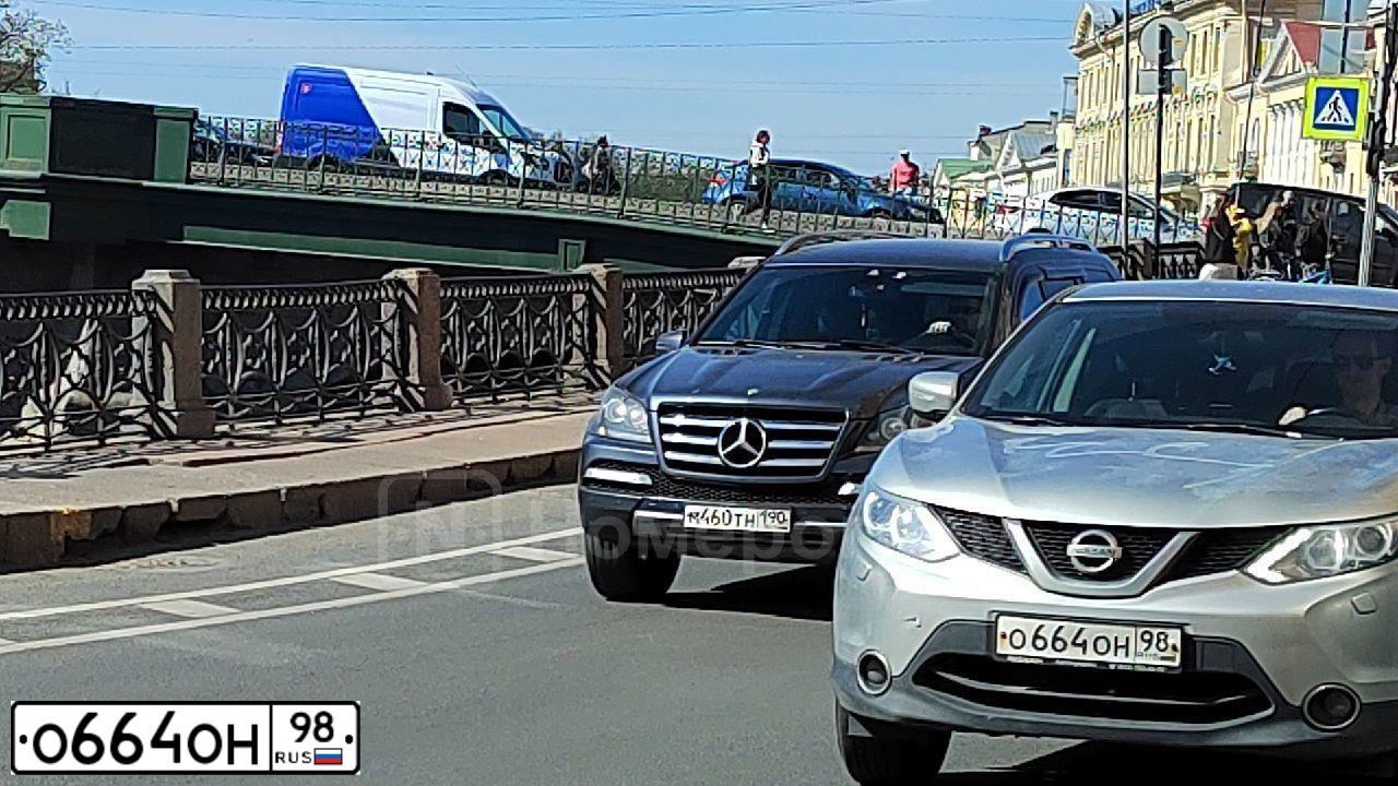 Фото автомобиля НИССАН КАШКАЙ, 2014 — госномер С948УВ790. Цвет: Серебристый