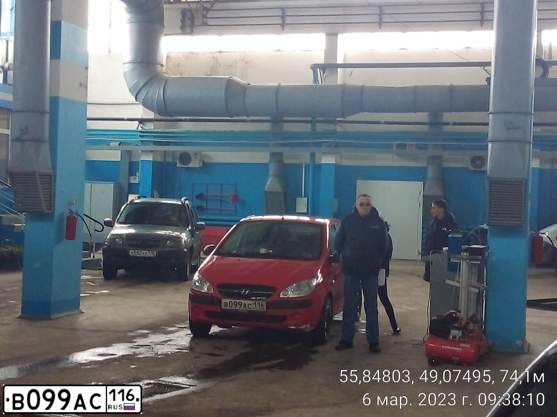 Фото автомобиля HYUNDAI GETZ, 2008 — госномер В099АС116. Цвет: Красный