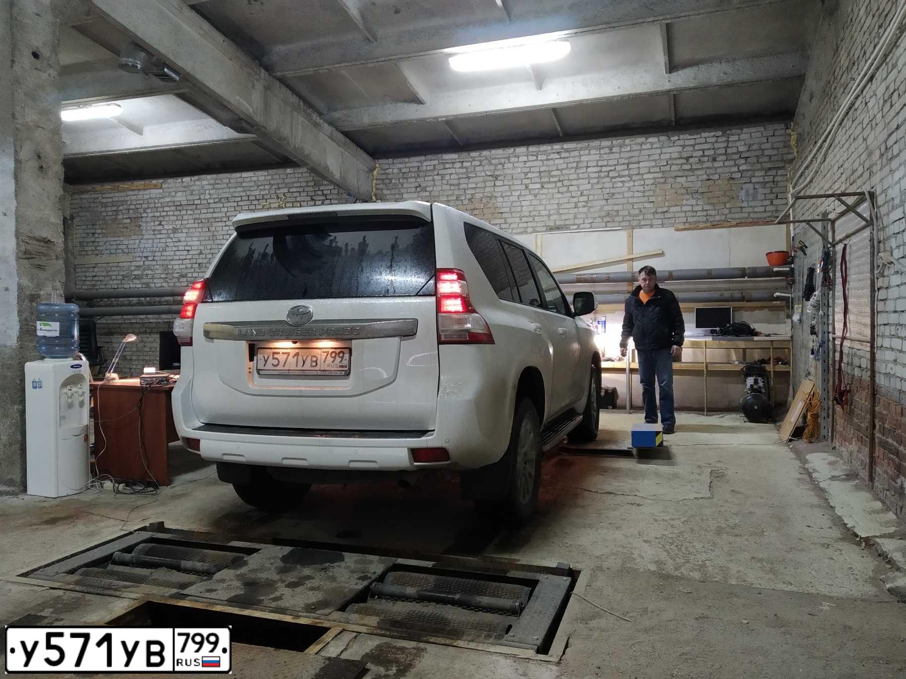 Фото автомобиля TOYOTA LANDCRUISER, 2014 — госномер С314СС36. Цвет: БЕЛЫЙ ПЕРЛАМУТР