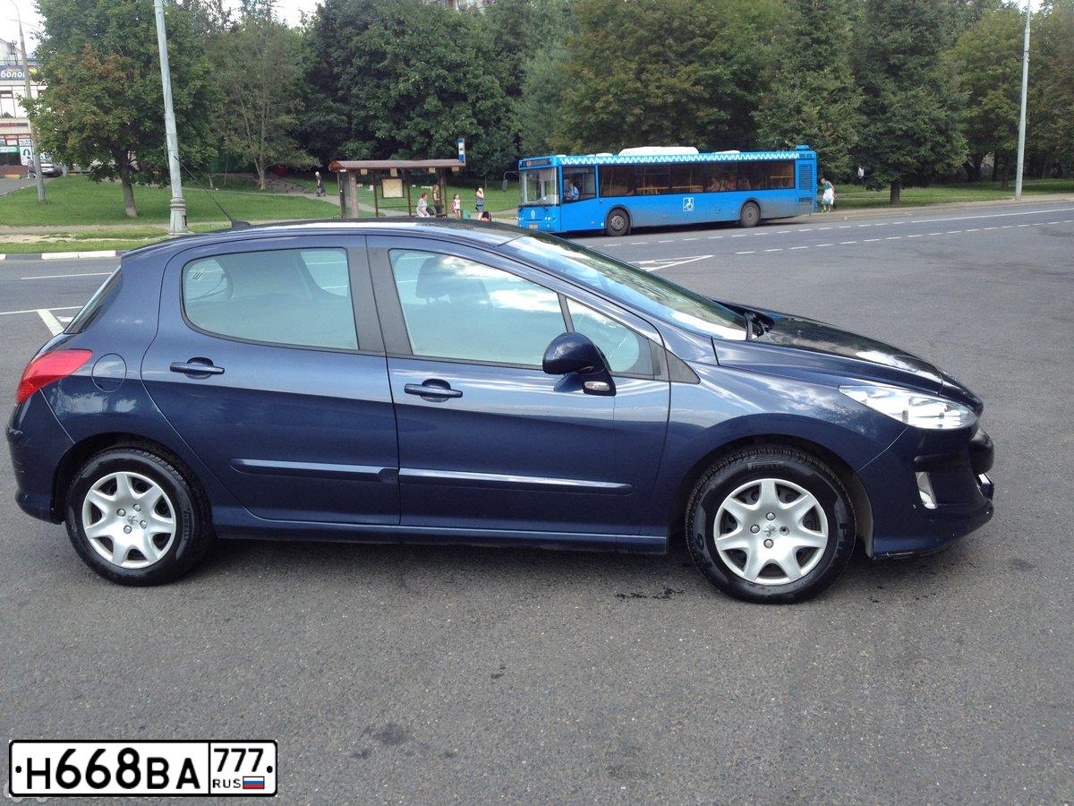 Фото автомобиля PEUGEOT 308, 2009 — госномер О329ЕА790. Цвет: ТЕМНО-СИНИЙ
