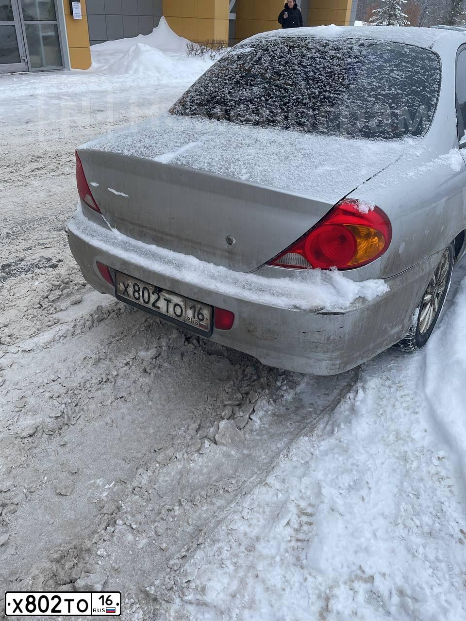 Фото автомобиля KIA SPECTRA, 2006 — госномер Х802ТО16. Цвет: алмазное серебро (белый)