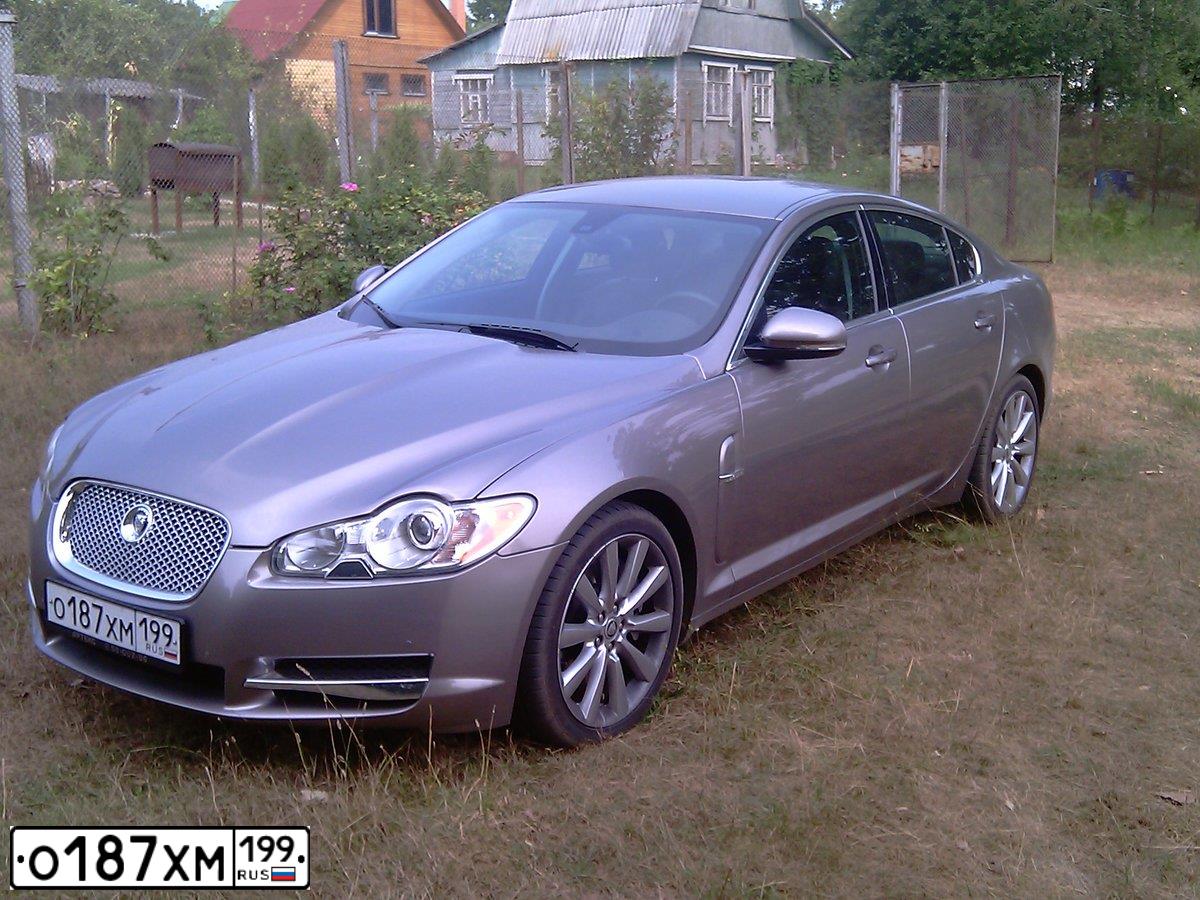 Фото автомобиля JAGUAR XF-SERIE, 2009 — госномер Х030НХ64. Цвет: СЕРЫЙ