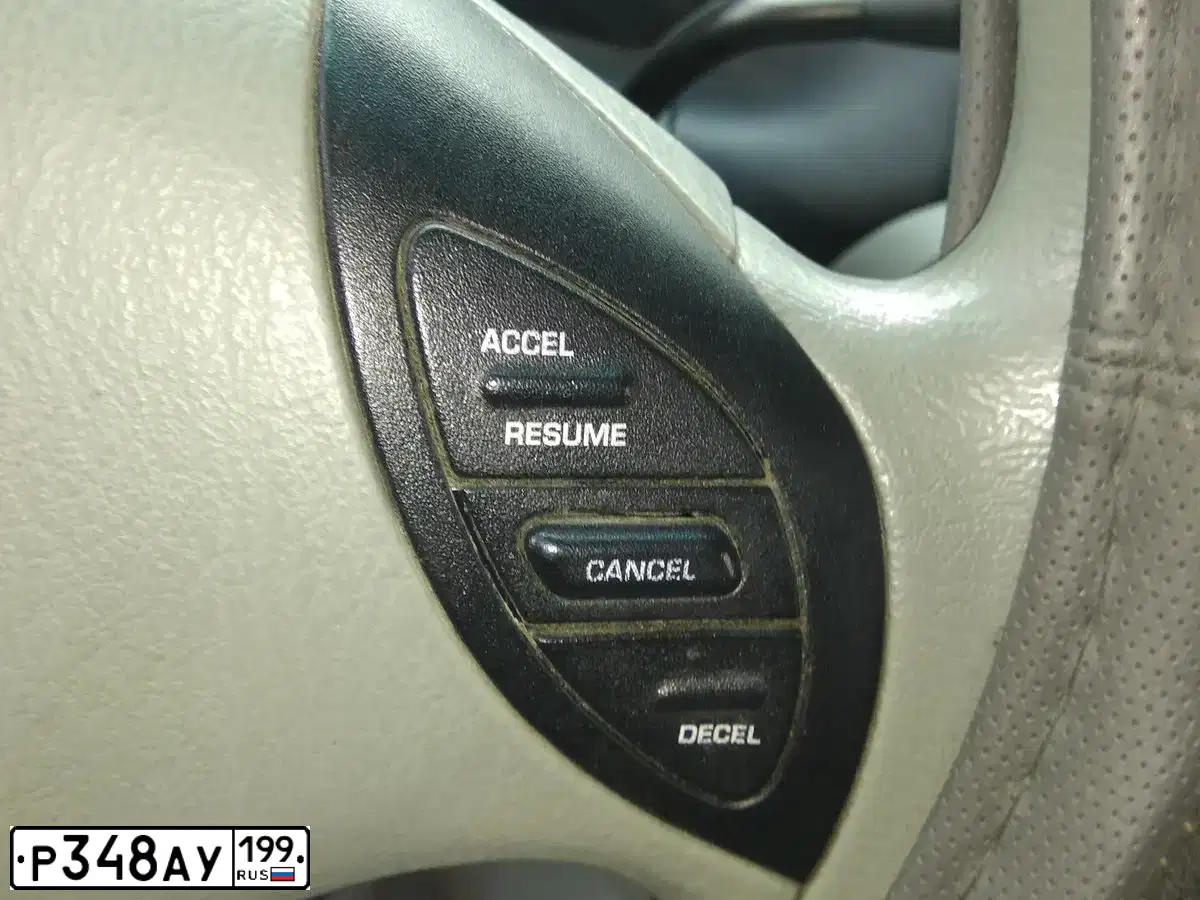 Фото автомобиля CHRYSLER VOYAGER, 2000 — госномер А541ТС43. Цвет: СВЕТЛО-ЗЕЛЕНЫЙ