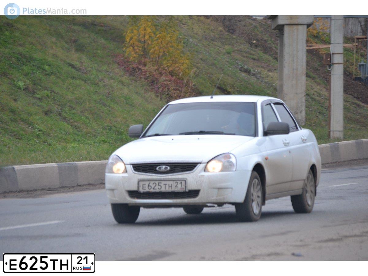 Фото автомобиля LADA 2170 PRIORA, 2017 — госномер Е625ТН21. Цвет: БЕЛЫЙ