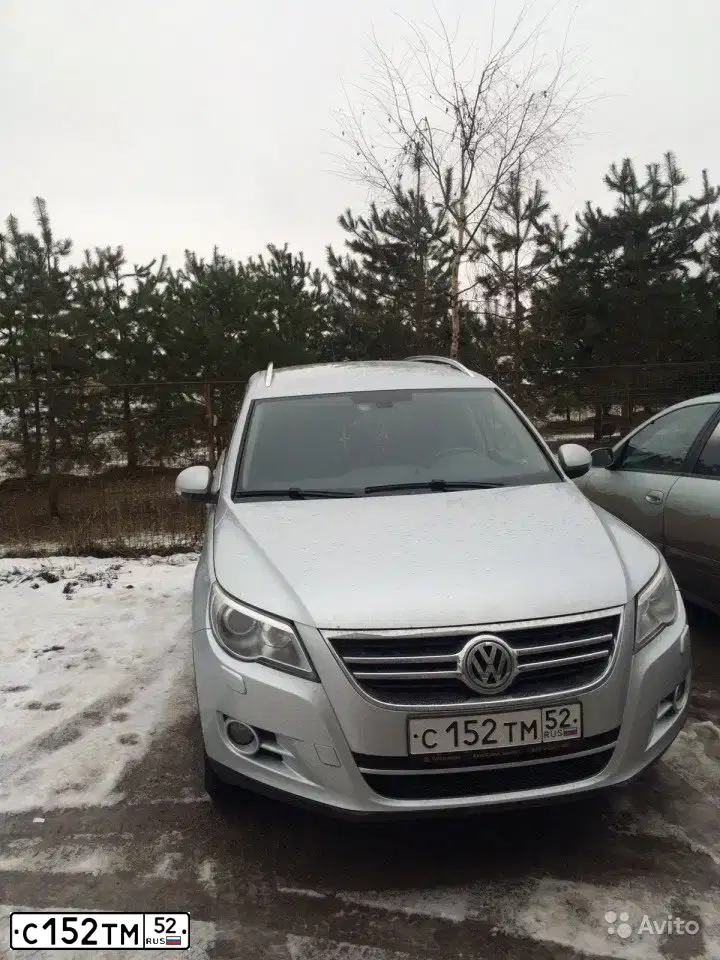 Фото автомобиля VOLKSWAGEN TIGUAN, 2010 — госномер К736ОТ13. Цвет: Серебристый