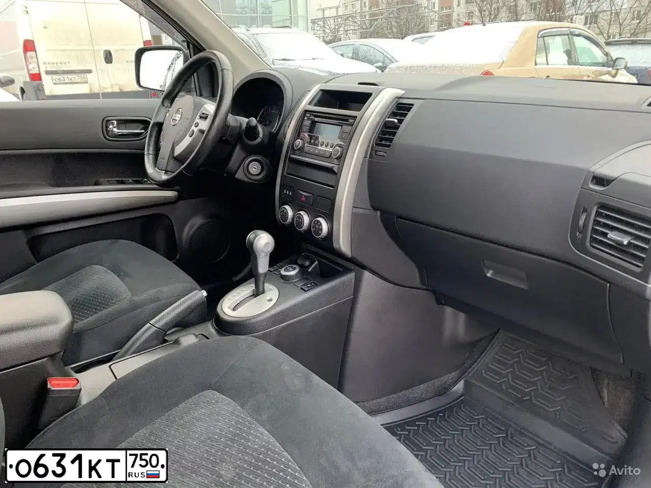 Фото автомобиля NISSAN JUKE, 2014 — госномер О613КТ750. Цвет: ЧЕРНЫЙ