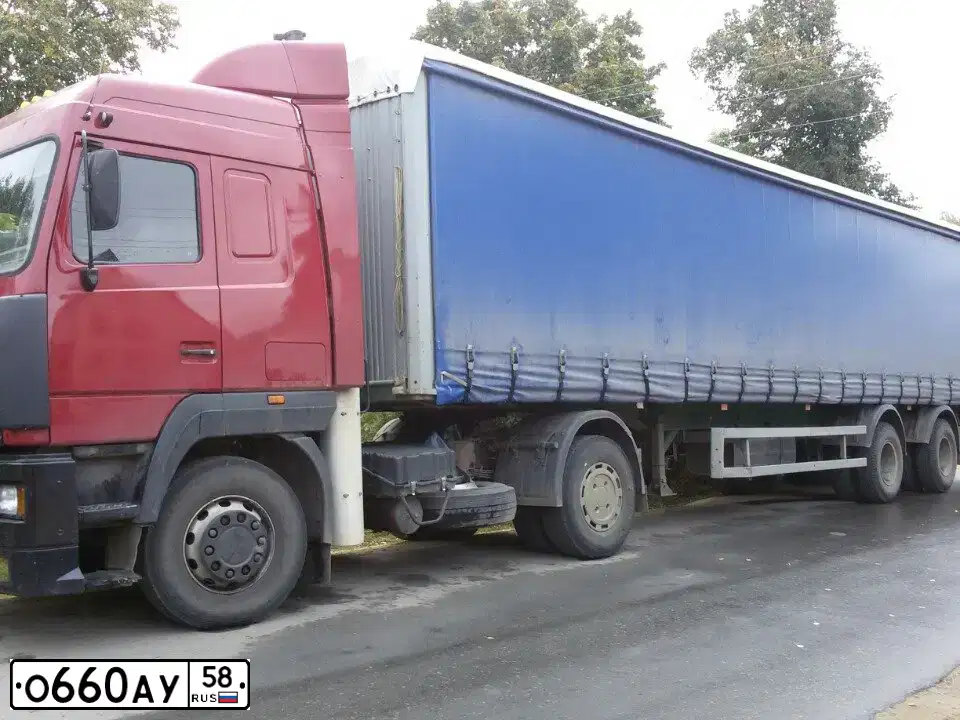 Фото автомобиля MAZ 5440 /4X2/, 2010 — госномер О660АУ58. Цвет: КРАСНЫЙ