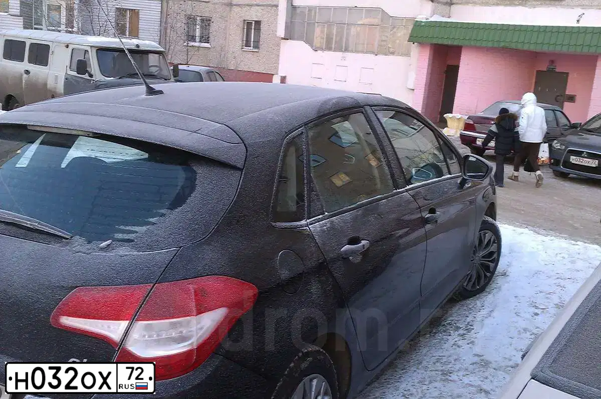 Фото автомобиля MITSUBISHI LANCER, 2011 — госномер Н032ОХ72. Цвет: СЕРЫЙ