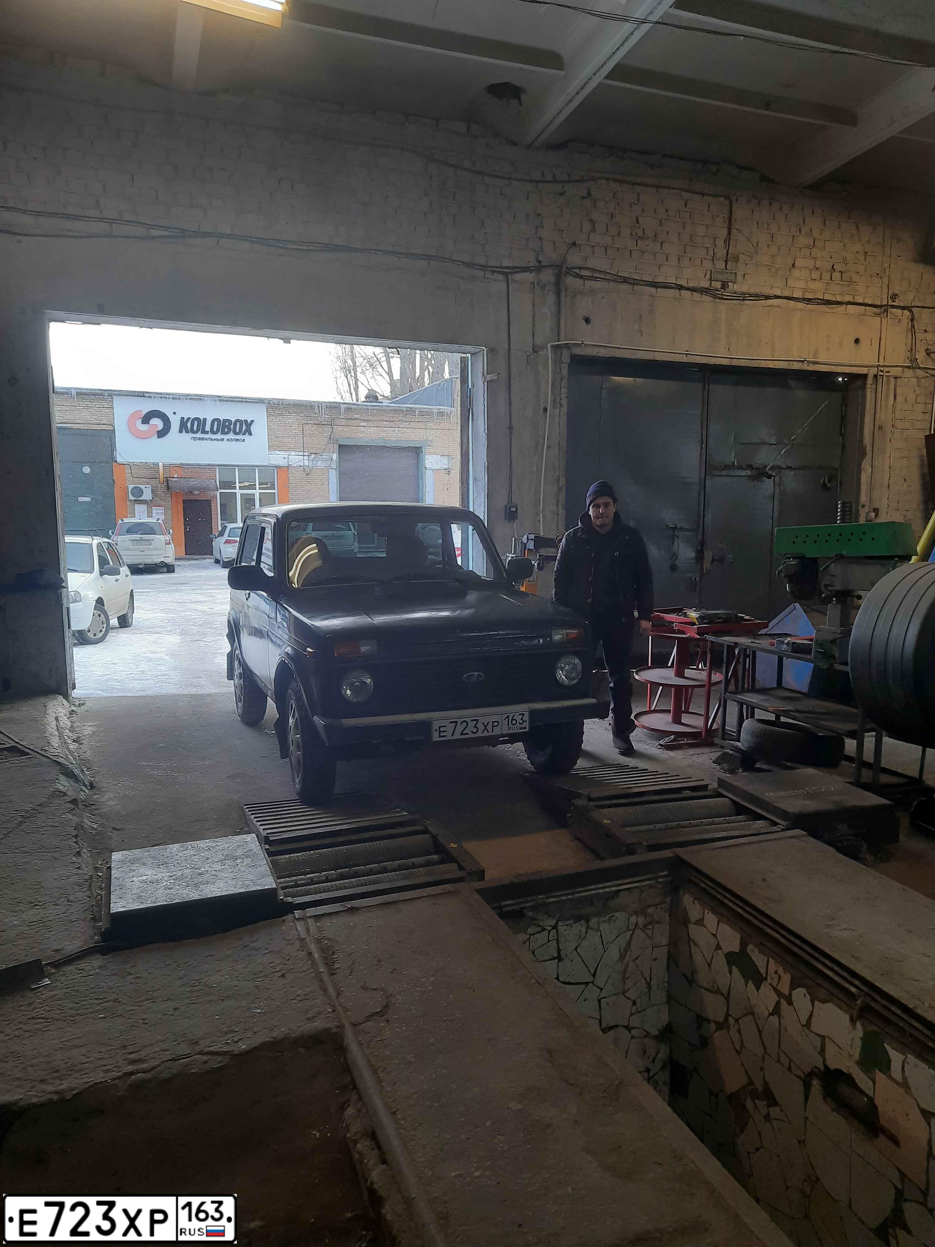 Фото автомобиля LADA 2121 NIVA, 2007 — госномер Е723ХР163. Цвет: Темно-зеленый