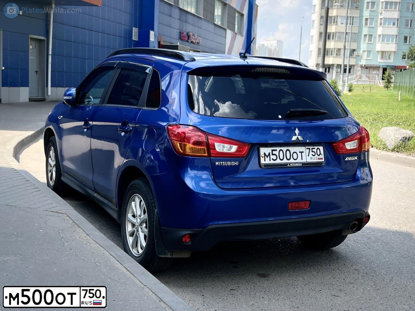 Фото автомобиля MITSUBISHI ASX, 2014 — госномер М442АЕ250. Цвет: синий