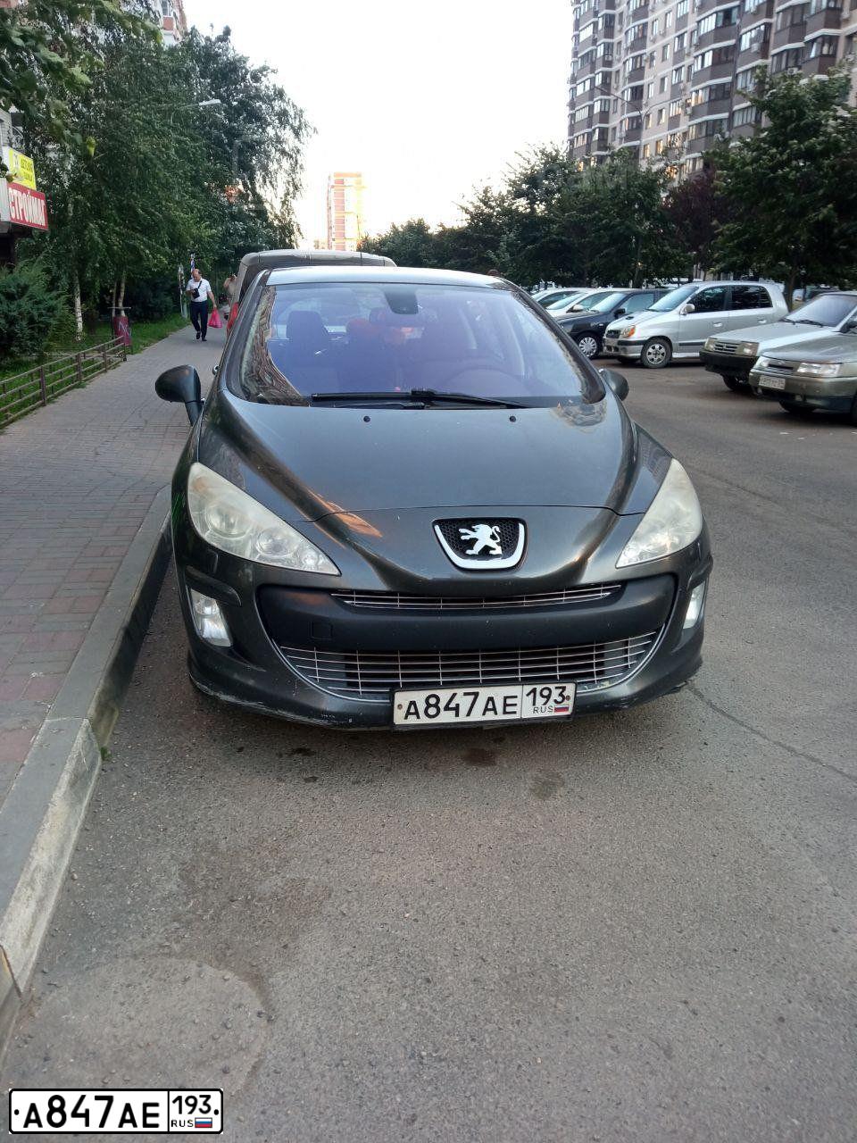 Фото автомобиля PEUGEOT 308, 2008 — госномер А847АЕ193. Цвет: ТЕМНО-СЕРЫЙ